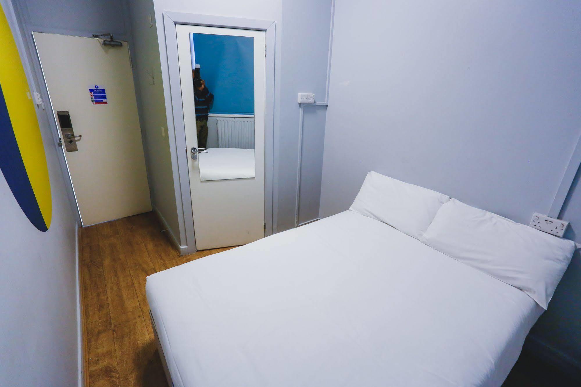 Via Limehouse Hostel London Kültér fotó